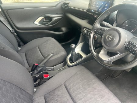 2024 Toyota Yaris - thumbnail 10