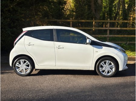 2016 Toyota Aygo - thumbnail 6