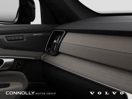 2026 Volvo XC90 T8 Plus Dark PHEV €105,190 thumbnail