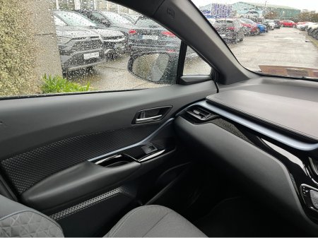 2020 Toyota C-HR - thumbnail 13