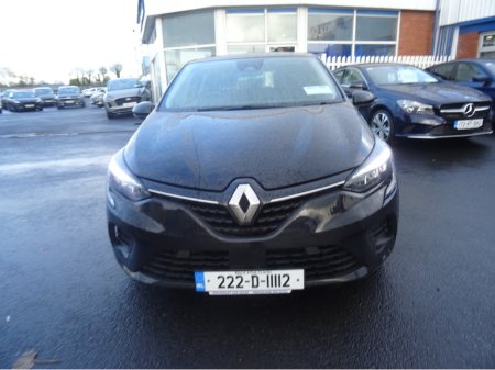 2022 Renault Clio - view 3