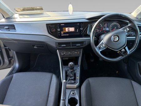 2019 Volkswagen Polo R-LINE 1.0 MANUAL 5SPEED 65HP 5DR €15,900 thumbnail