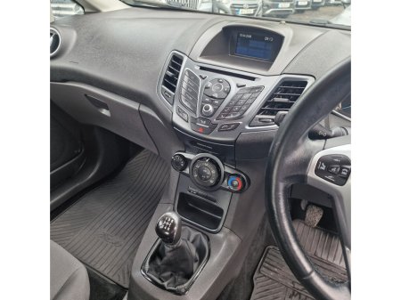 2017 Ford Fiesta - thumbnail 9