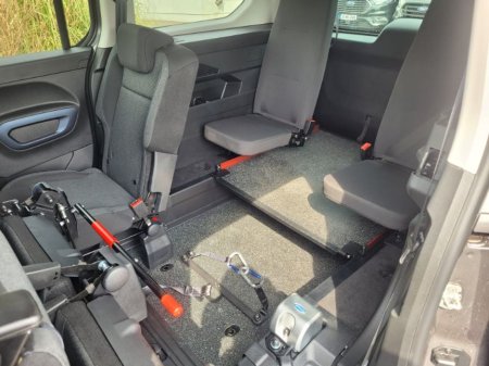 2023 Peugeot Rifter - thumbnail 18