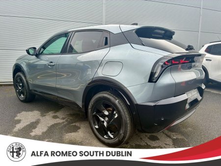 2026 Alfa Romeo Junior Ibrida €44,345 thumbnail