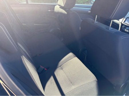 2015 Suzuki Swift - thumbnail 4