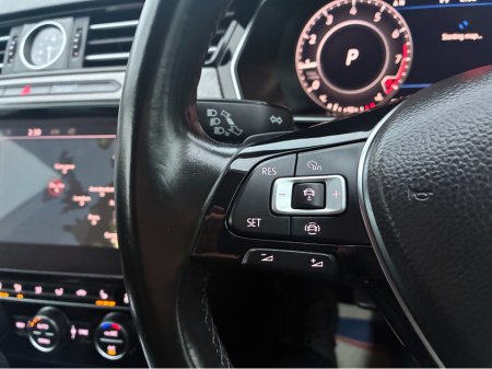 2019 Volkswagen Arteon 2.0 TSI  4 MOTION 280BHP VIRTUAL DASH FULL LEATHER HEATED ELECTRIC SEATS SAT NAV CARPLAY ANDROID AUTO BLIND SPORT PARKING SENSORS SELF PARKING ASSIST 360 CAMERA DYNAUDIO SOUND SYSTEM €29,950 thumbnail