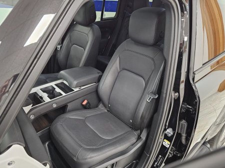 2025 Land Rover Defender - thumbnail 19