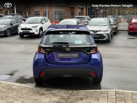 2024 Toyota Yaris Yaris Hybrid 115 Luna €25,950 thumbnail