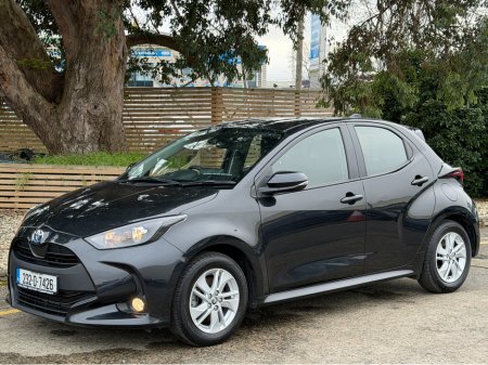 2023 Toyota Yaris - thumbnail 3