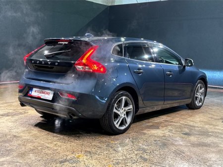 2018 Volvo V40 - view 3