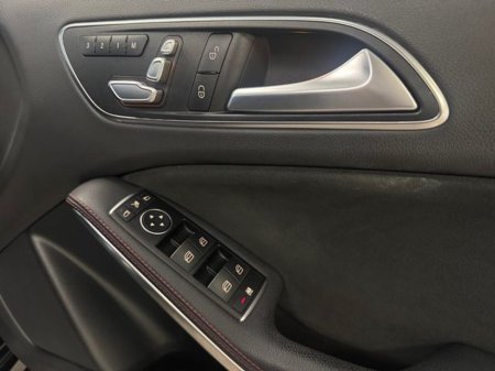 2017 Mercedes-Benz A Class A 180 AMG LINE A/T €17,950 thumbnail