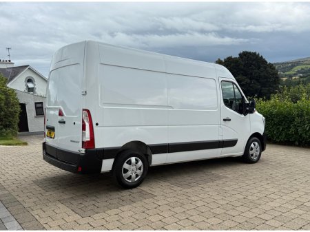 2022 Renault Master MM35 BUSINESS+ BLUE BUSINESS PLUS DCI €18,995