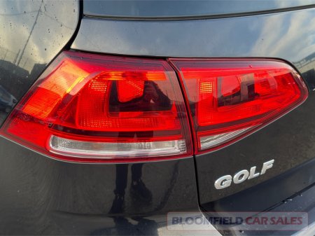 2015 Volkswagen Golf HIGHLINE , AUTO // LOW MILEAGE €13,950 thumbnail