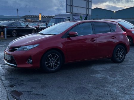 2015 Toyota Auris 1.33 VVT-I DUAL ICON PLUS 99BHP 5DR S/S 100BHP €8,950 thumbnail