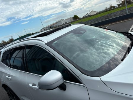 2018 Volvo XC60 T8 R-Design Pro AWD 320BHP €26,995 thumbnail