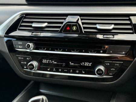 2022 BMW 5 Series - thumbnail 29