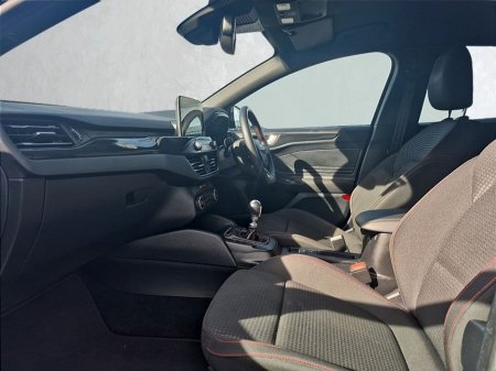 2021 Ford Focus - thumbnail 6