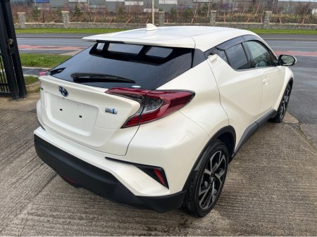 2019 Toyota C-HR 1.8 HYBRID AUTO LOW KM HIGH SPEC €18,950 thumbnail
