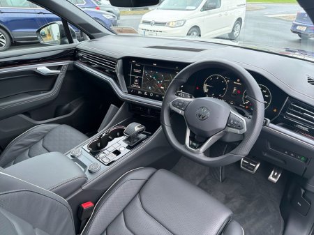 2026 Volkswagen Touareg Touareg R-Line Final Edition 231HP €113,980 thumbnail