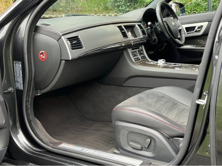 2015 Jaguar XF 2.2 D R-SPORT 163PS 4DR AUTO €11,950 thumbnail
