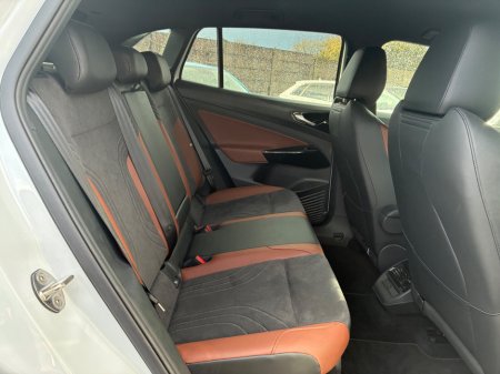 2024 Volkswagen ID.4 - view 4