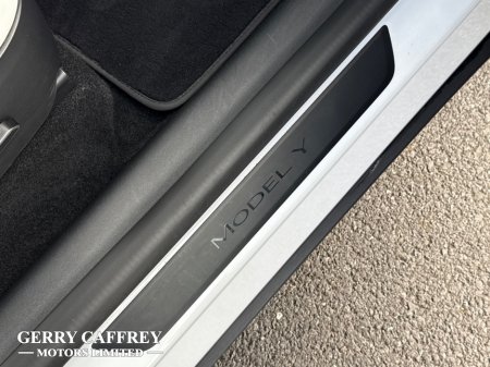 2023 Tesla Model Y - thumbnail 13