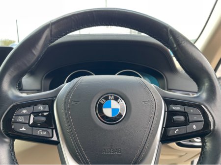 2018 BMW 5 Series - thumbnail 23