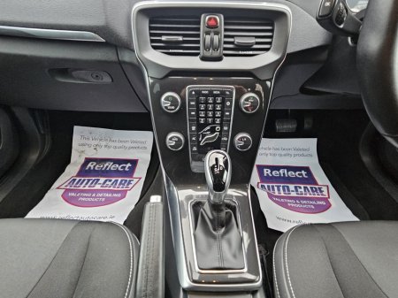 2016 Volvo V40 - thumbnail 28