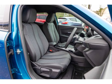 2026 Peugeot 2008 2026 Peugeot 2008 Electric 156bhp (54 kWh) Allure thumbnail