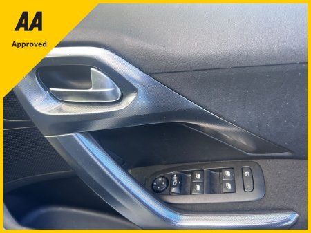 2019 Peugeot 2008 2019 PEUGEOT 2008 1.2 PETROL AUTO PAN ROOF €13,950 thumbnail