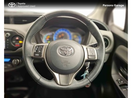 2015 Toyota Yaris - thumbnail 9