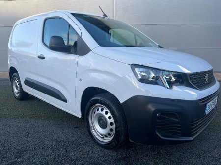 2023 Peugeot Partner  €16,260 thumbnail