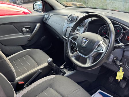 2018 Dacia Sandero Stepway STEPWAY SIGNATURE 1.5 DCI 90 P €9,900 thumbnail