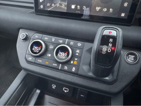 2023 Land Rover Defender 110 P400e X-DYNANIC AUTO URBAN==HUGE SPEC== €84,950 thumbnail