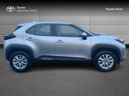 2024 Toyota Yaris Cross CROSS LUNA €28,444 thumbnail