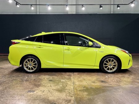 2019 Toyota Prius - photo 2