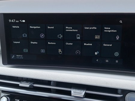 2025 Hyundai Tucson Platinum Automatic Plug in Hybrid with panomaric sunroof. €47,450 thumbnail