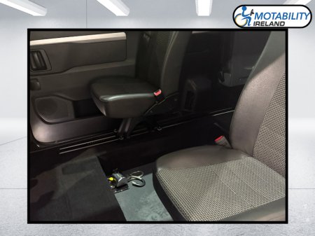 2018 Peugeot Expert Wheelchair Accessible €29,995 thumbnail