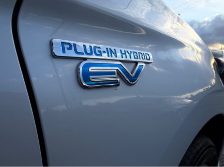 2020 Mitsubishi Outlander 4X4 Plug-in Hybrid - High Spec - Like New €24,750 thumbnail