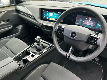 2026 Opel Astra HATCH-GS-1.2 130PS-PETRO thumbnail