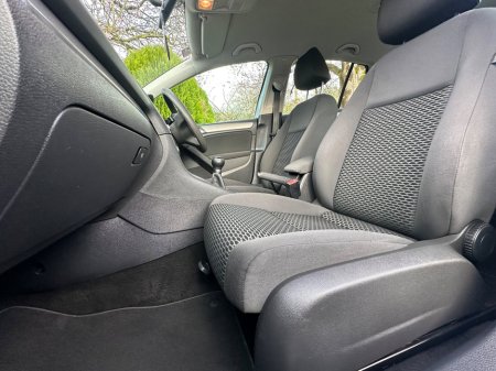 2011 Volkswagen Golf - thumbnail 9