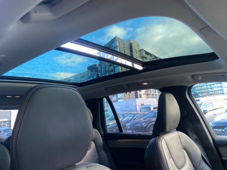 2025 Volvo XC90 *Ultra* T8 PHEV AWD Auto €82,900 thumbnail