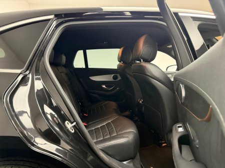 2022 Mercedes-Benz EQC 400 AMG LINE 4MATIC €32,990 thumbnail