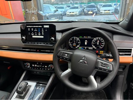 2024 Mitsubishi Outlander - thumbnail 10