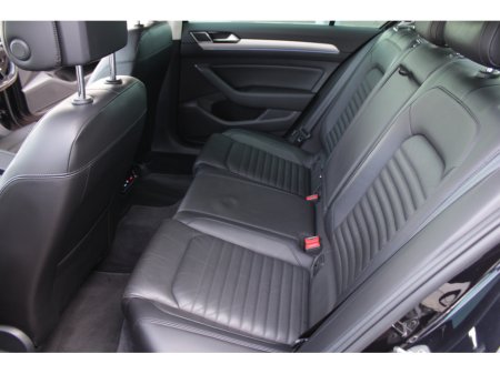 2016 Volkswagen Passat - thumbnail 21