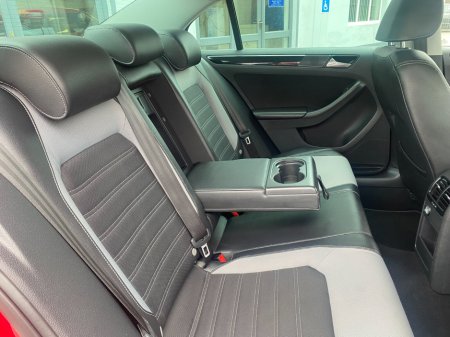 2017 Volkswagen Jetta - thumbnail 12