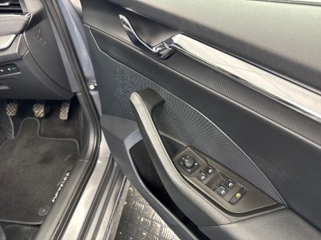 2023 Skoda Octavia - thumbnail 11