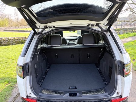 2023 Land Rover Discovery - thumbnail 15