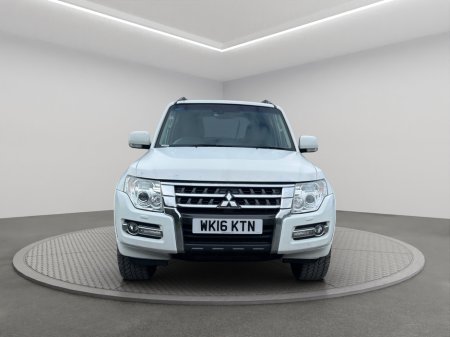 2016 Mitsubishi Shogun  thumbnail